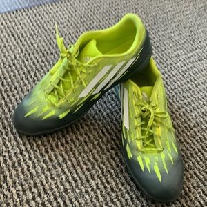 Adidas free football speed trick indoor/ outdoor soccer Mens 11
